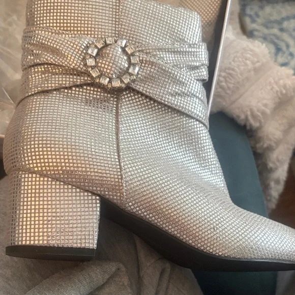 Comfortview Sparkling Silver Ankle Booties - Picture 3 of 5